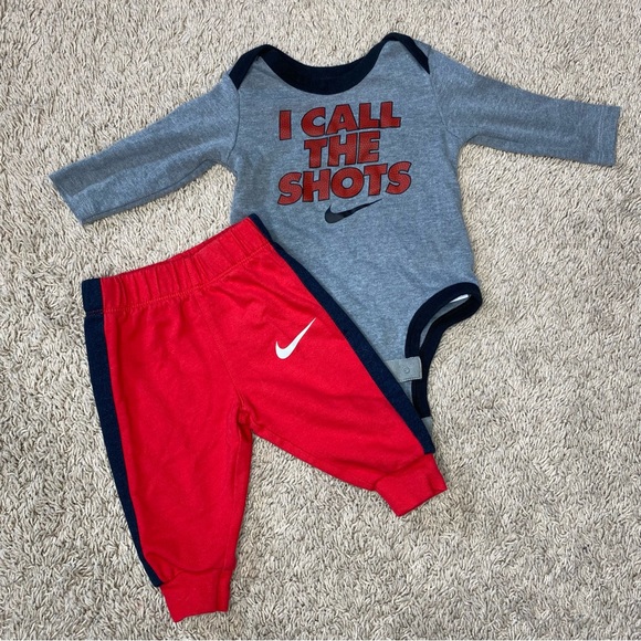 Nike Matching Set Onesie & Sweatpants, Infant Size 3 Months - Picture 1 of 13